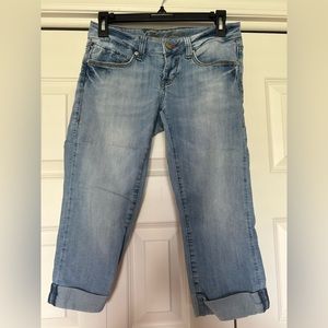Mavi’s mid-leg jeans